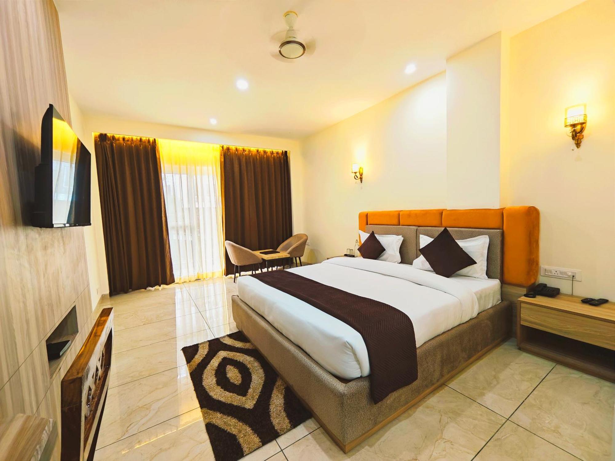 Hotel Pines And Peeks By Tws Hotels Dalhousie Exterior photo