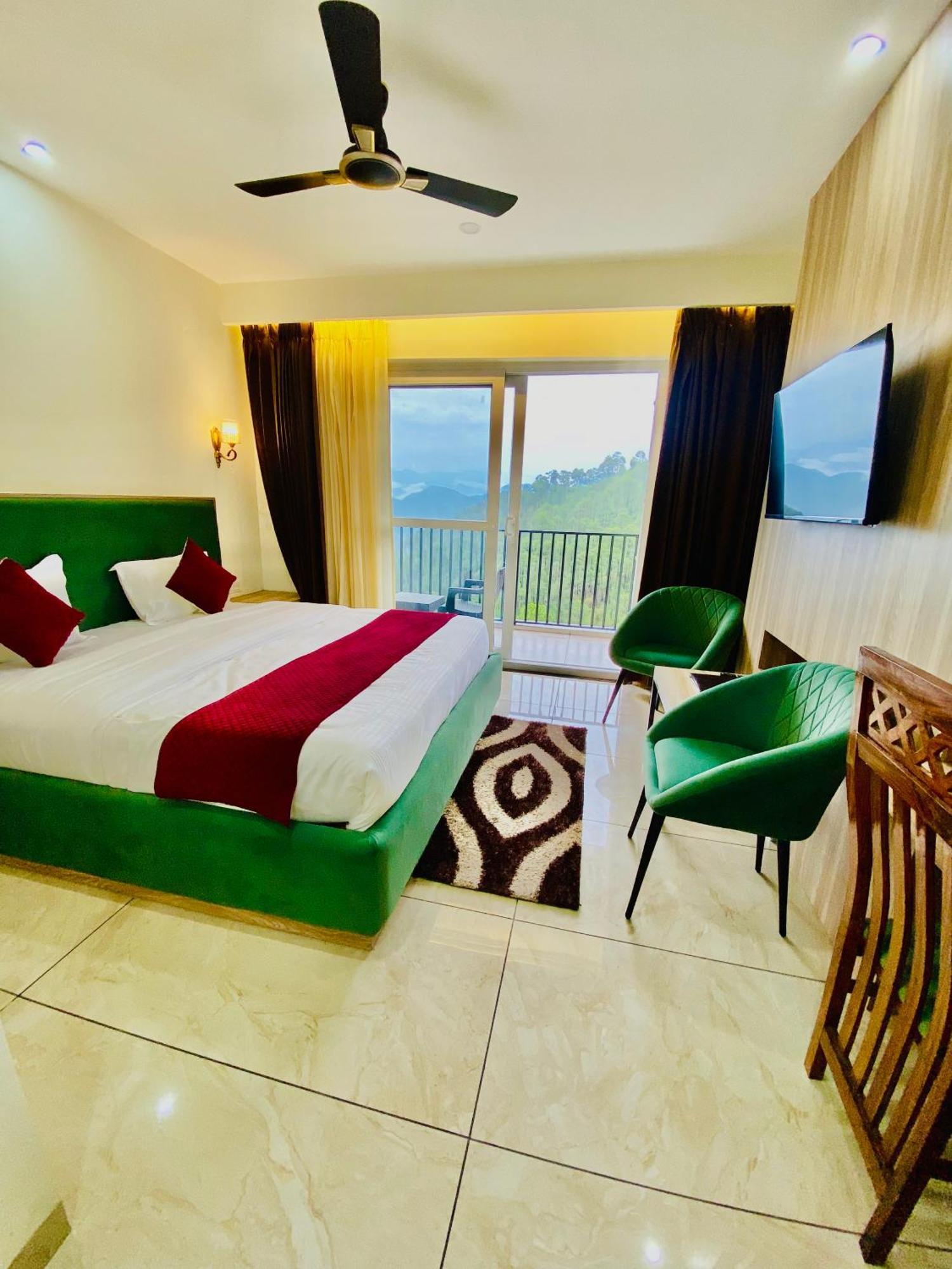 Hotel Pines And Peeks By Tws Hotels Dalhousie Exterior photo