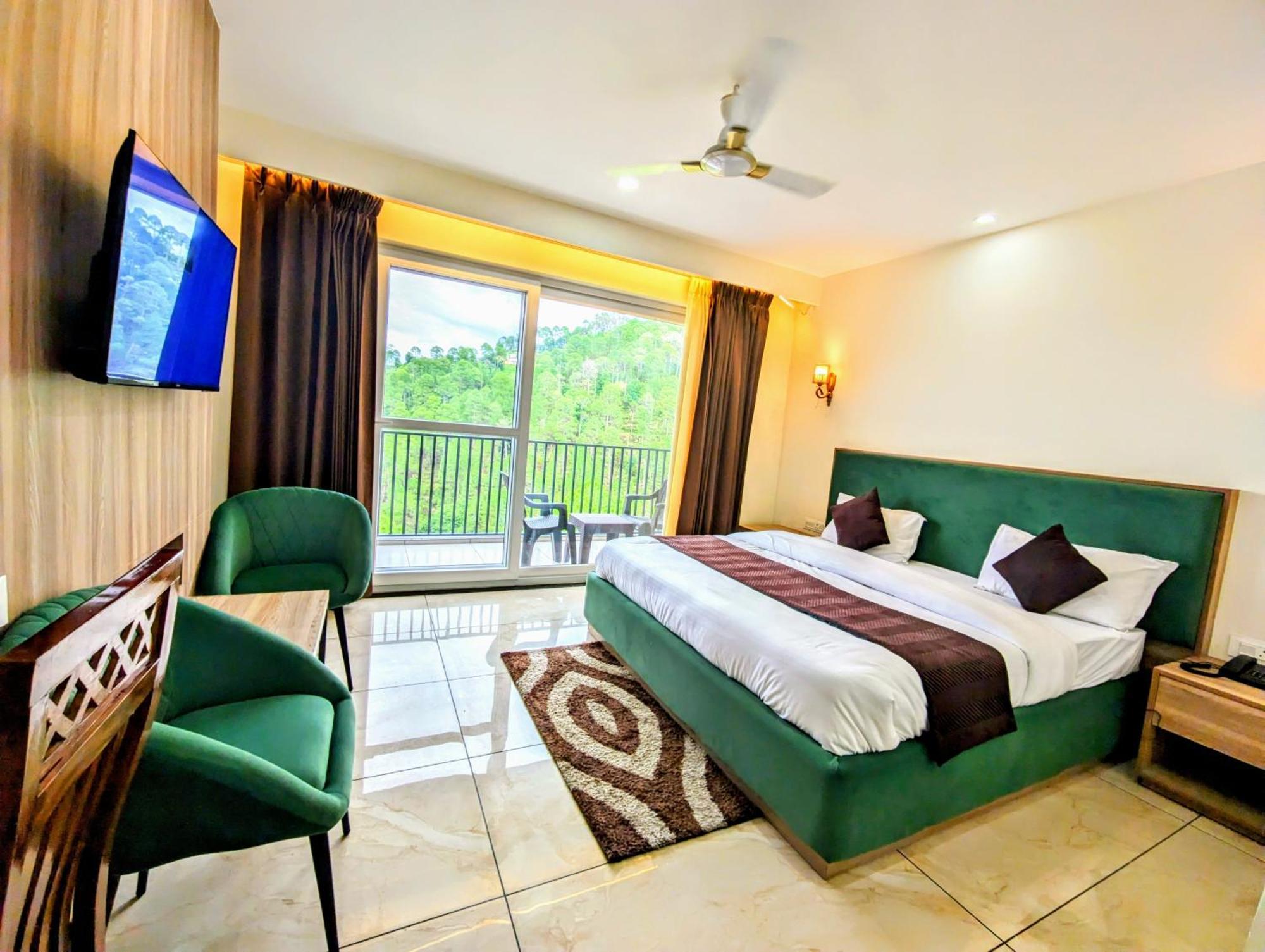Hotel Pines And Peeks By Tws Hotels Dalhousie Exterior photo