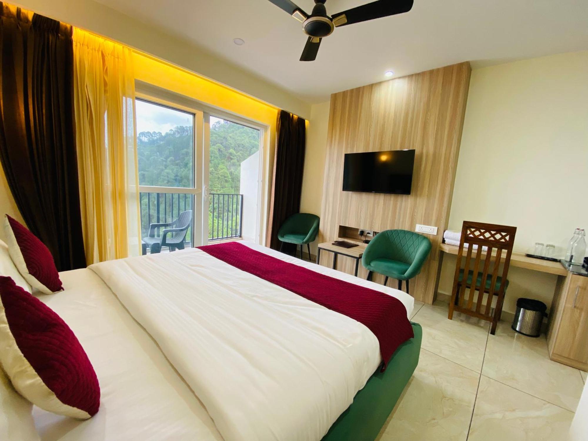 Hotel Pines And Peeks By Tws Hotels Dalhousie Exterior photo